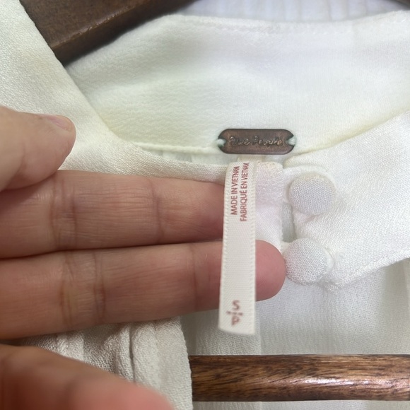 Free People - Little Bit Of Love White Lace Flowy Boho Blouse Size Small - Picture 10 of 12